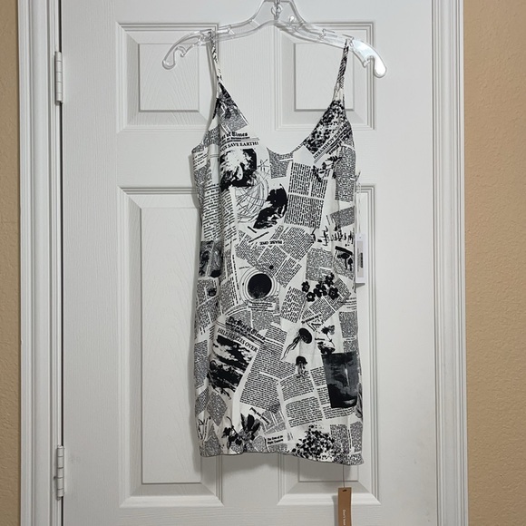 Reformation Newsprint Ventura Dress - Picture 2 of 12